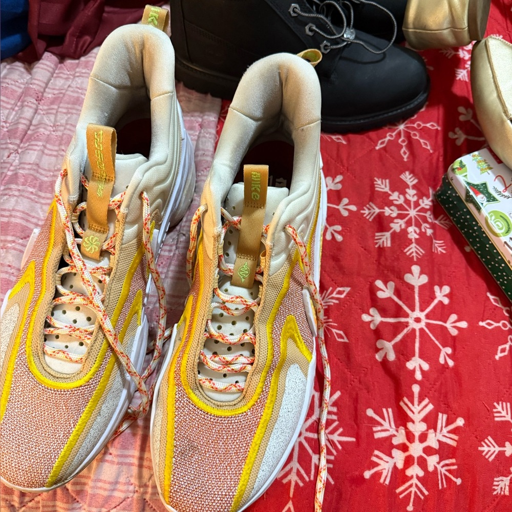 Stylish Men’s Shoes with Yellow Accents